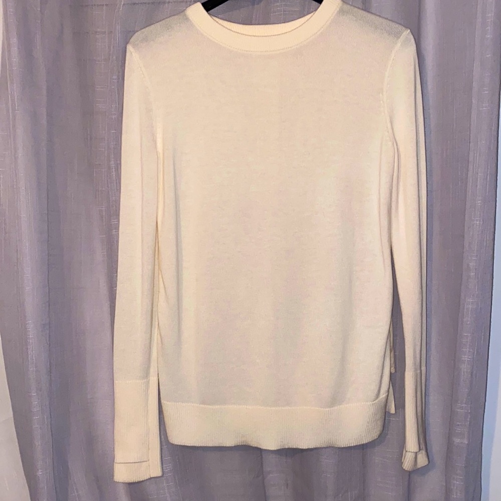 NWOT Lululemon Athletic Sweater with breathable open in the back, Size 4